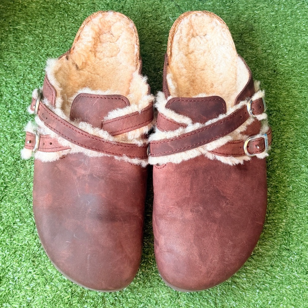 Birkenstock Blair Oiled Leather Shearling Women’s Clogs - Picture 2 of 11
